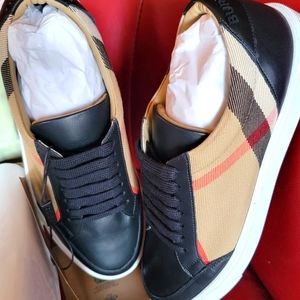 Burberry sneakers black leather top